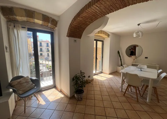 Charming 蒙雷亚莱